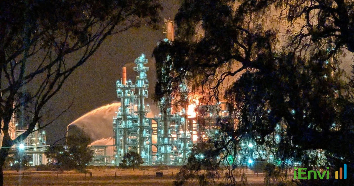 EPA Victoria issues water quality warnings as contaminated firewater runoff from the Viva Energy Geelong refinery blaze enters Corio Bay.