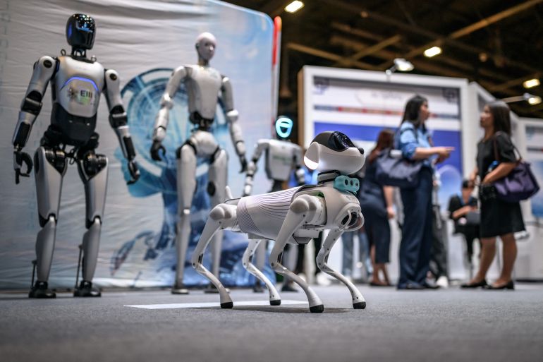 Primary source Over 200 economists and AI researchers warn of rapid economic disruption from AI