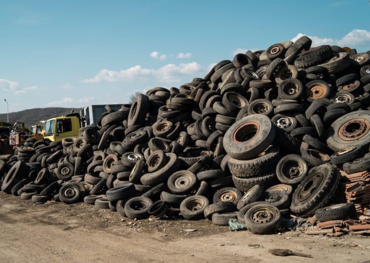 Primary source Federal and WA Governments award $3.7M in Recycling Modernisation Fund grants to 16 regional councils